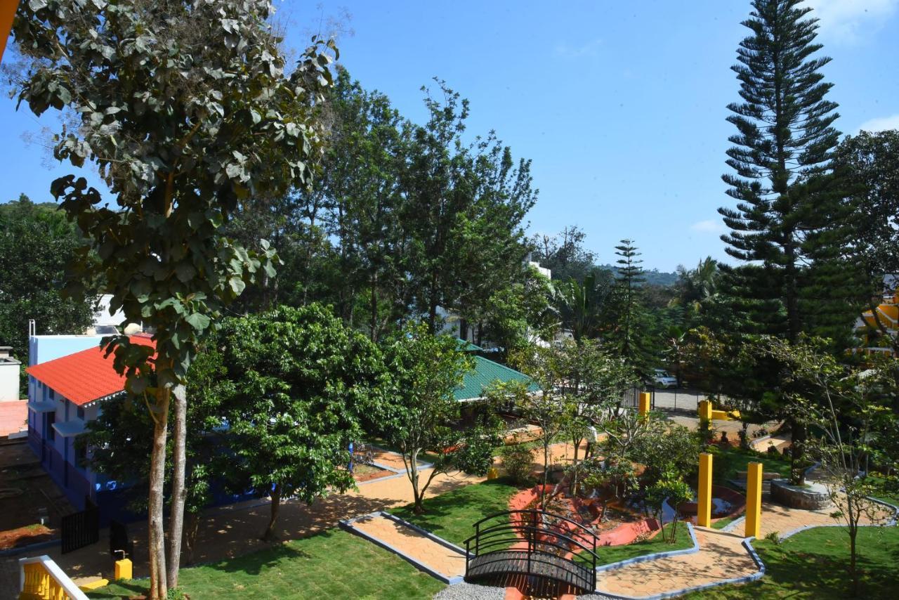 Fundera Aqua Stay Yelagiri Exterior photo